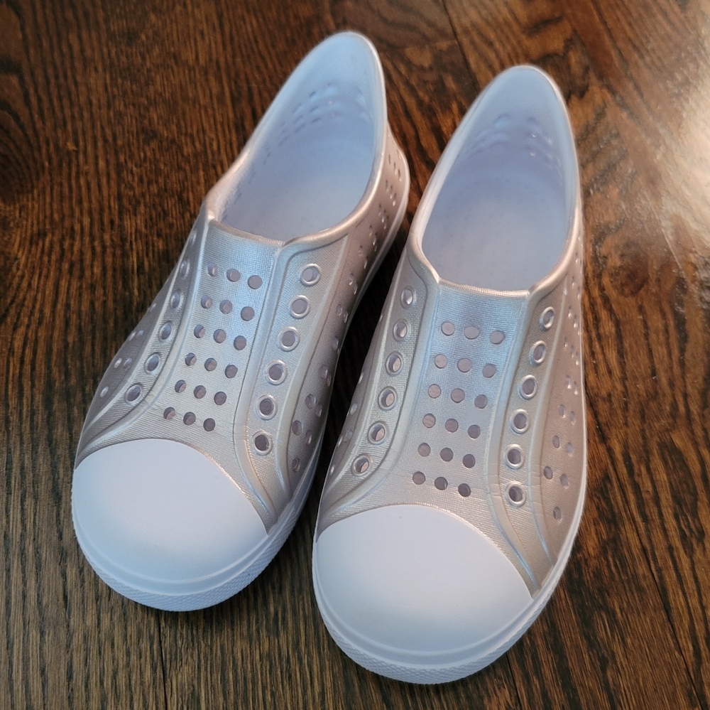 Girls' Slip-On Shoe Sz 11-12